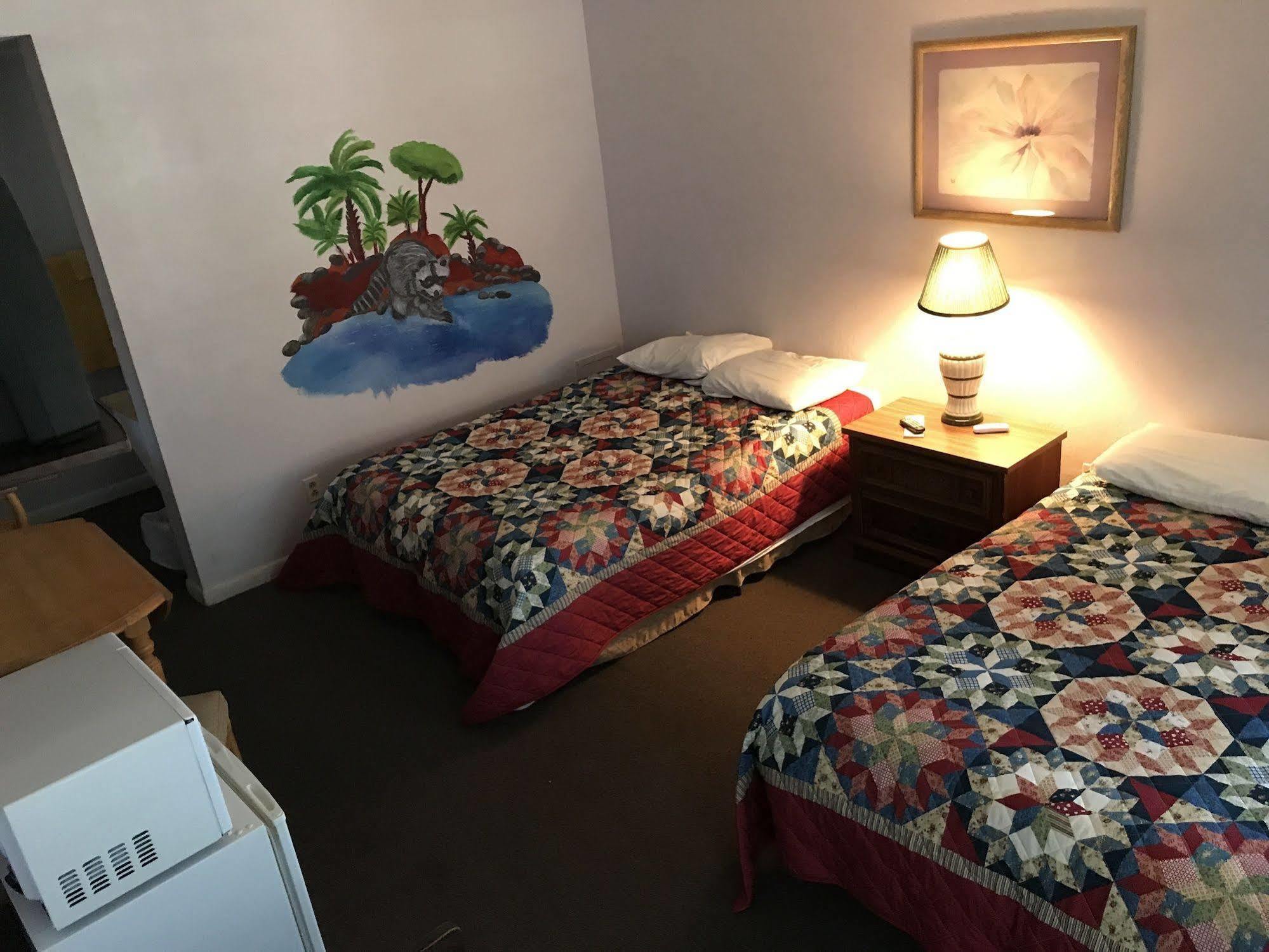 Cedar Inn Сидър Кий Екстериор снимка